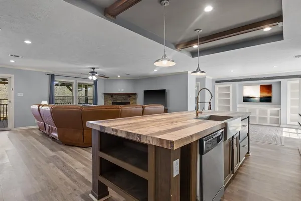 $284,000 | 535 Northeast County Road 2060, Mount Vernon, TX 75457