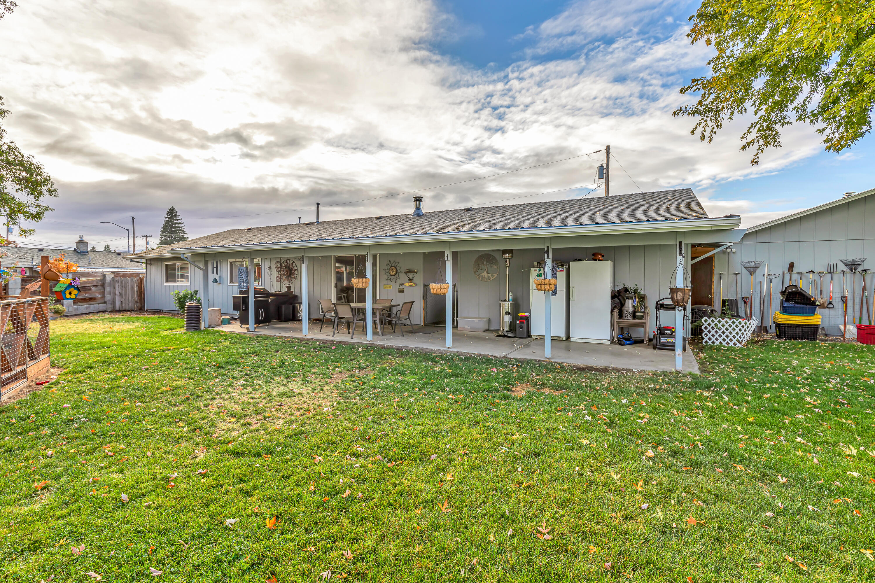 2627 Merriman Road Medford, OR 97501 - Photo 15 of 25 a view of a house with a swimming pool