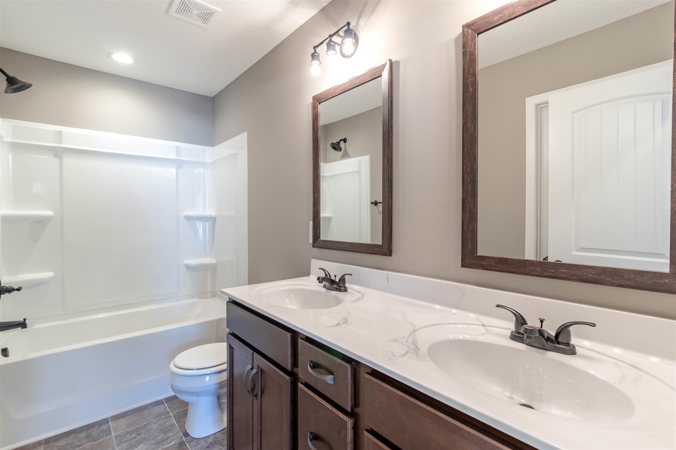 1875 Rains Road Clarksville, TN 37042 - Photo 18 of 27 Gallery Image 18