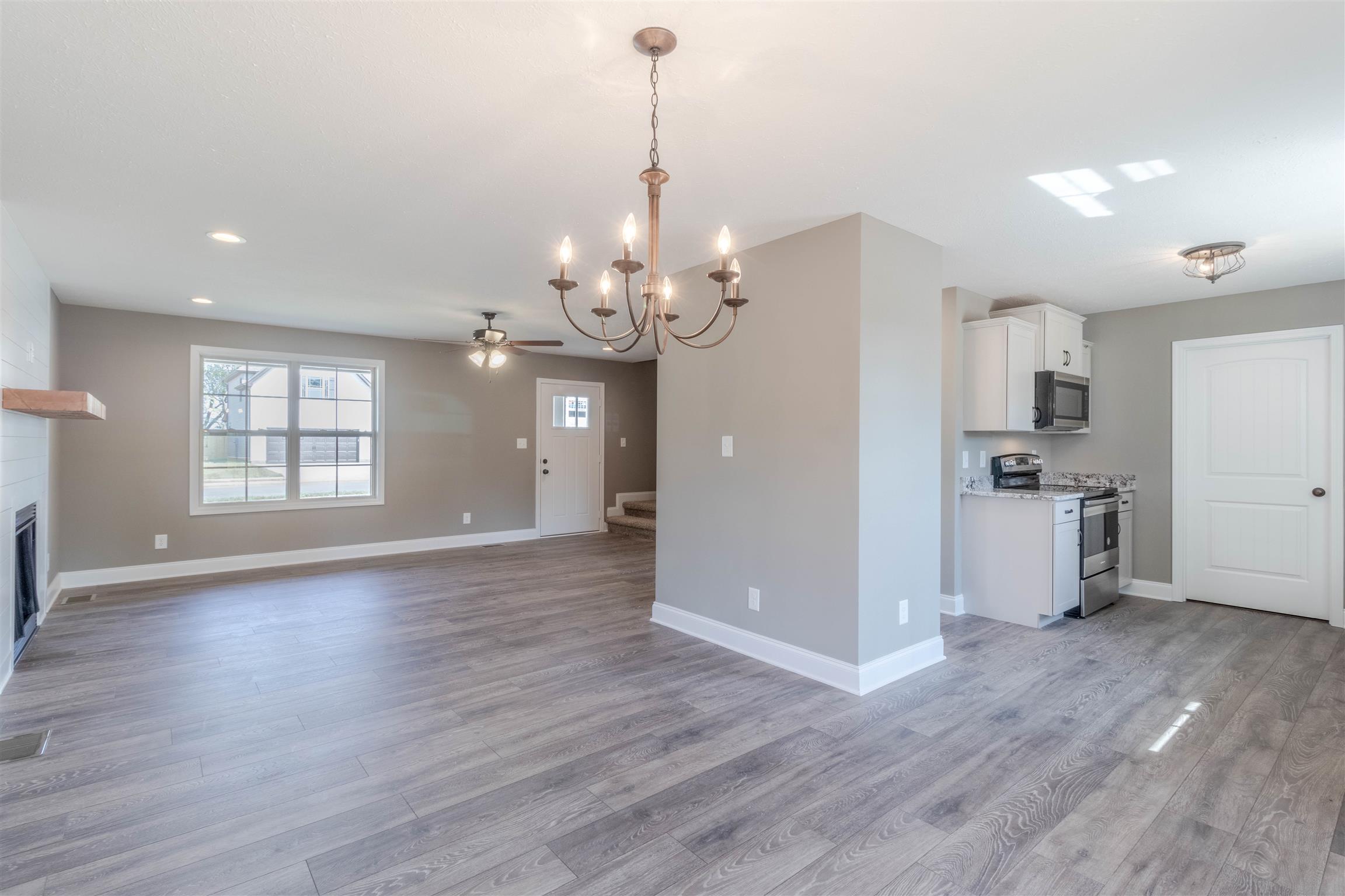 1875 Rains Road Clarksville, TN 37042 - Photo 8 of 27 Gallery Image 8