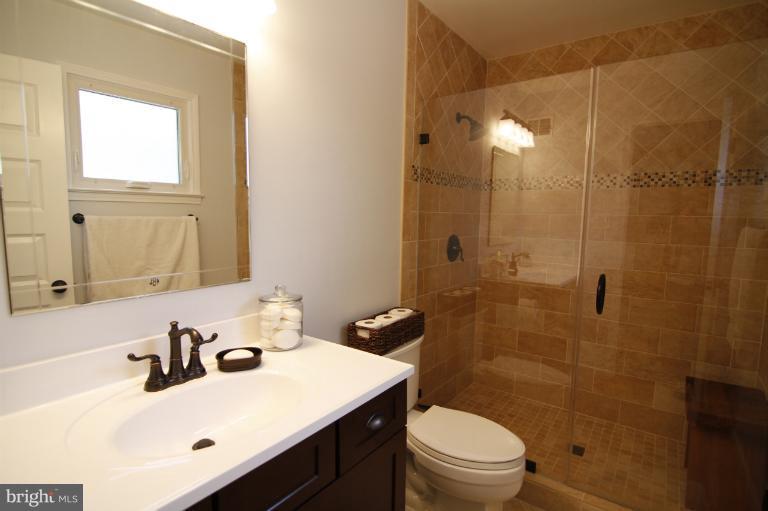 9210 Antelope Place Springfield, VA 22153 - Photo 13 of 19 Bath (Master)