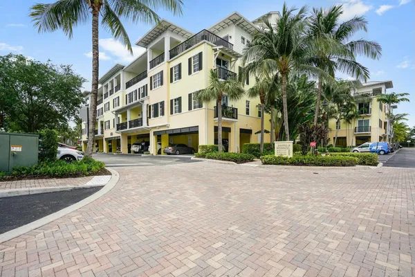 $4,000 | 3120 East Latitude Circle, Unit 206, Delray Beach, FL 33483