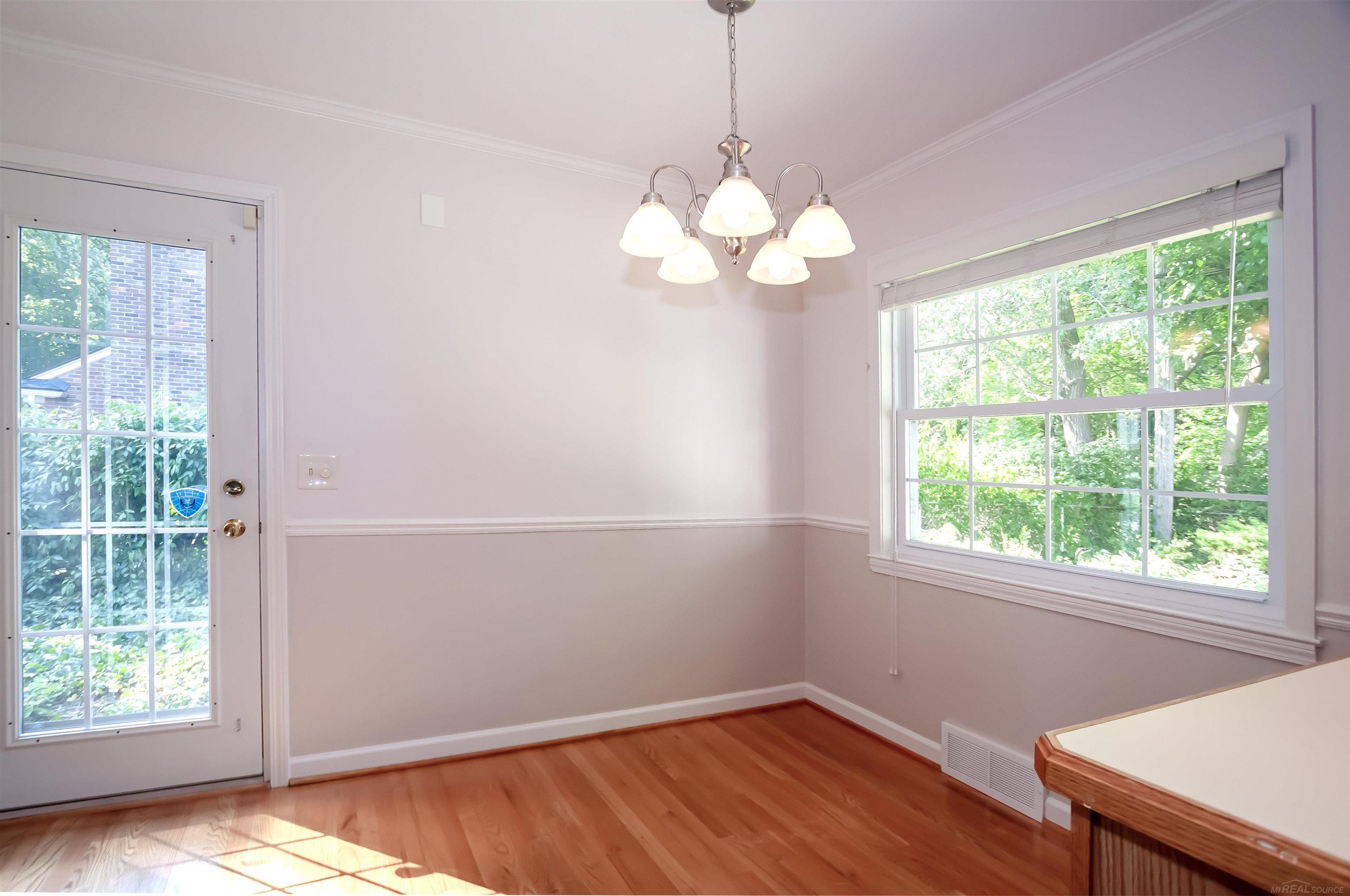 880 Shoreham Road Grosse Pointe Woods, MI 48236 - Photo 17 of 46