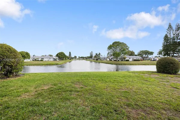 $2,000 | 72 Monaco Court, Unit 72, Delray Beach, FL 33446