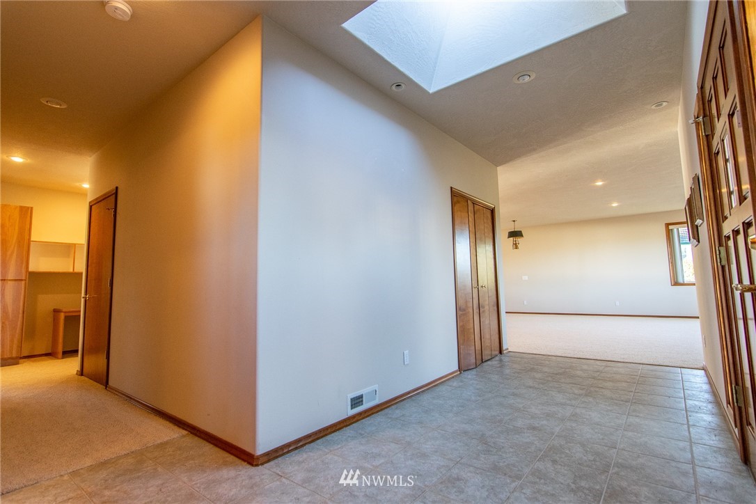 380 Guy Kelly Road Port Angeles, WA 98362 - Photo 5 of 25