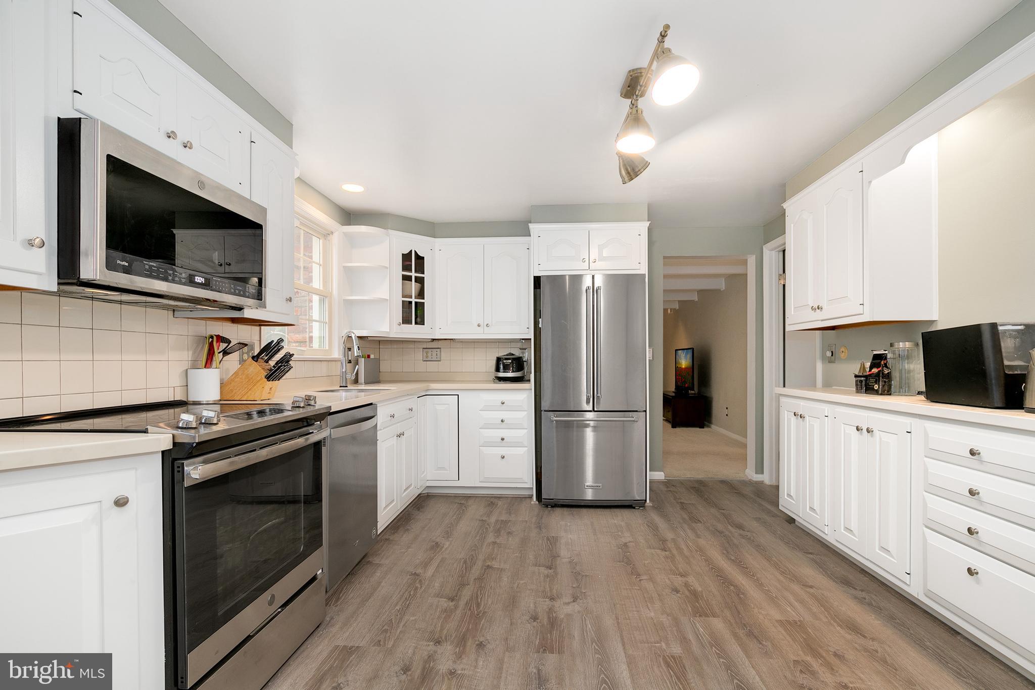 8208 Jeb Stuart Road Potomac, MD 20854 - Photo 10 of 32 Gallery Image 10