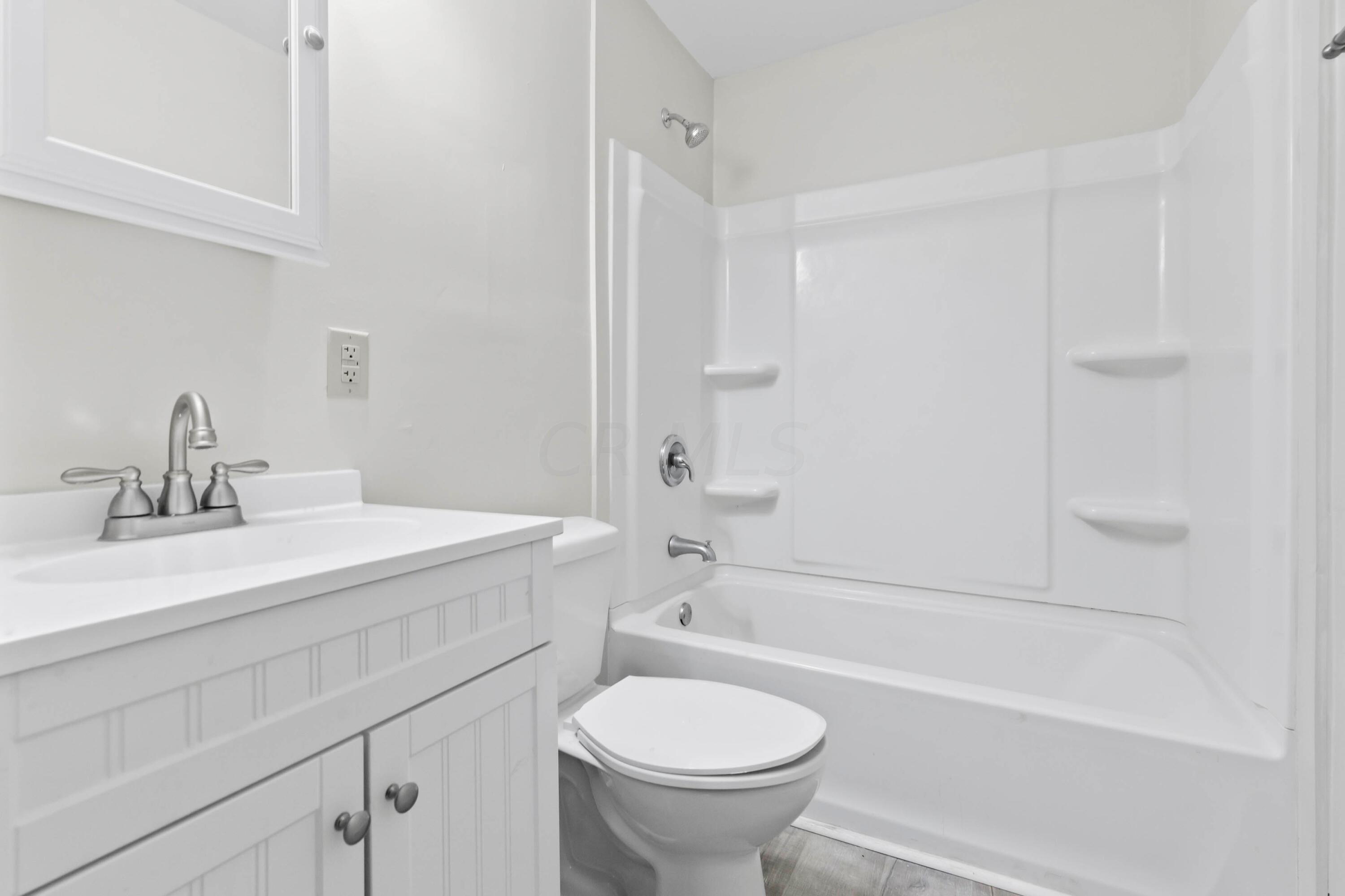 13784 Cleveland Road Southwest Pataskala, OH 43062 - Photo 25 of 36 25. Main Bath
