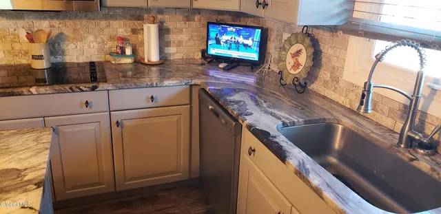 $314,900 | 41 Lee Avenue, Gloversville, NY 12078