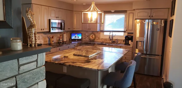 $314,900 | 41 Lee Avenue, Gloversville, NY 12078