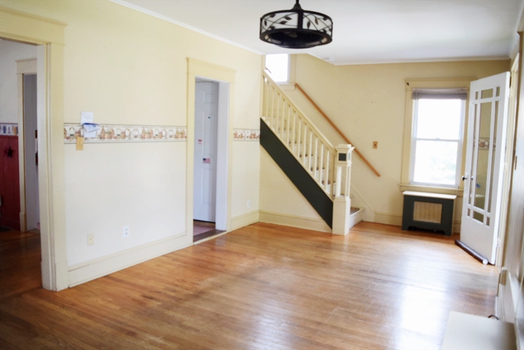 218 Osborne Terrace Springfield, MA 01104 - Photo 3 of 25 Gallery Image 3