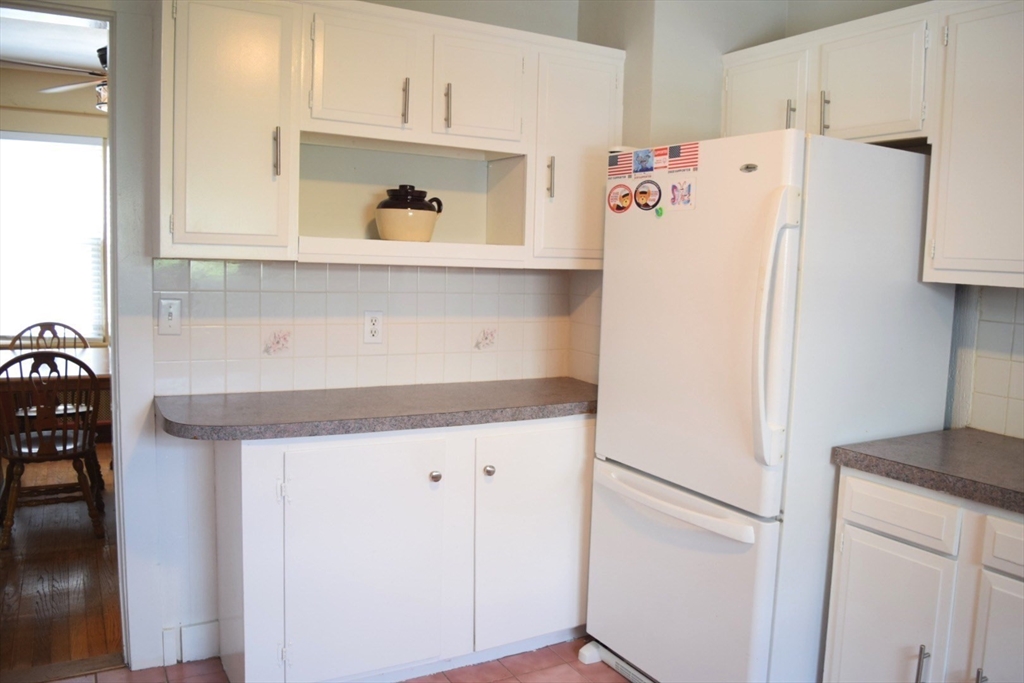 218 Osborne Terrace Springfield, MA 01104 - Photo 9 of 25 Gallery Image 9