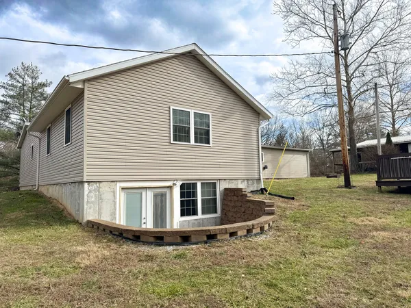 $284,000 | 385 Toledo Cemetery Road, Cobden, IL 62920