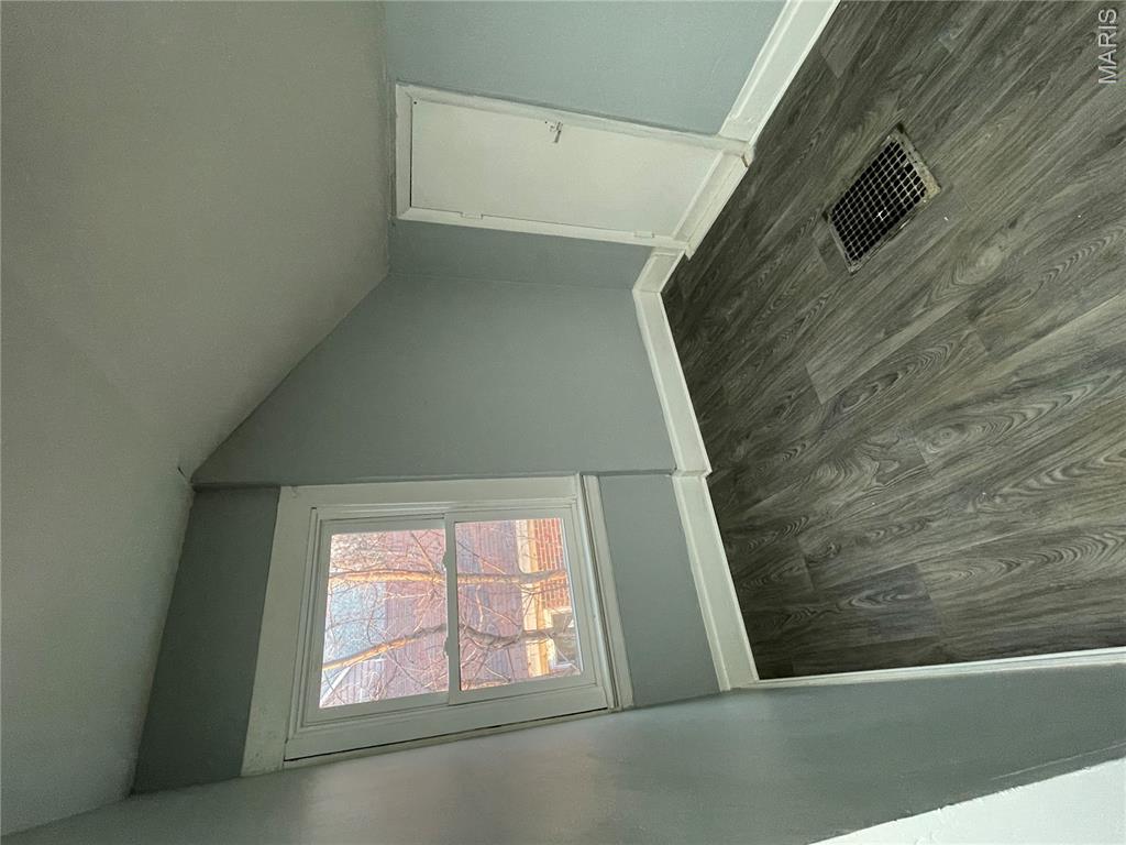 2708 Old Hanley Road St. Louis, MO 63114 - Photo 22 of 32