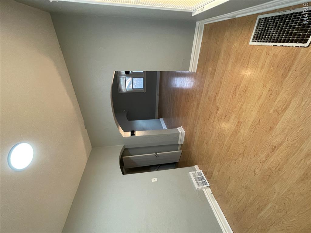 2708 Old Hanley Road St. Louis, MO 63114 - Photo 7 of 32