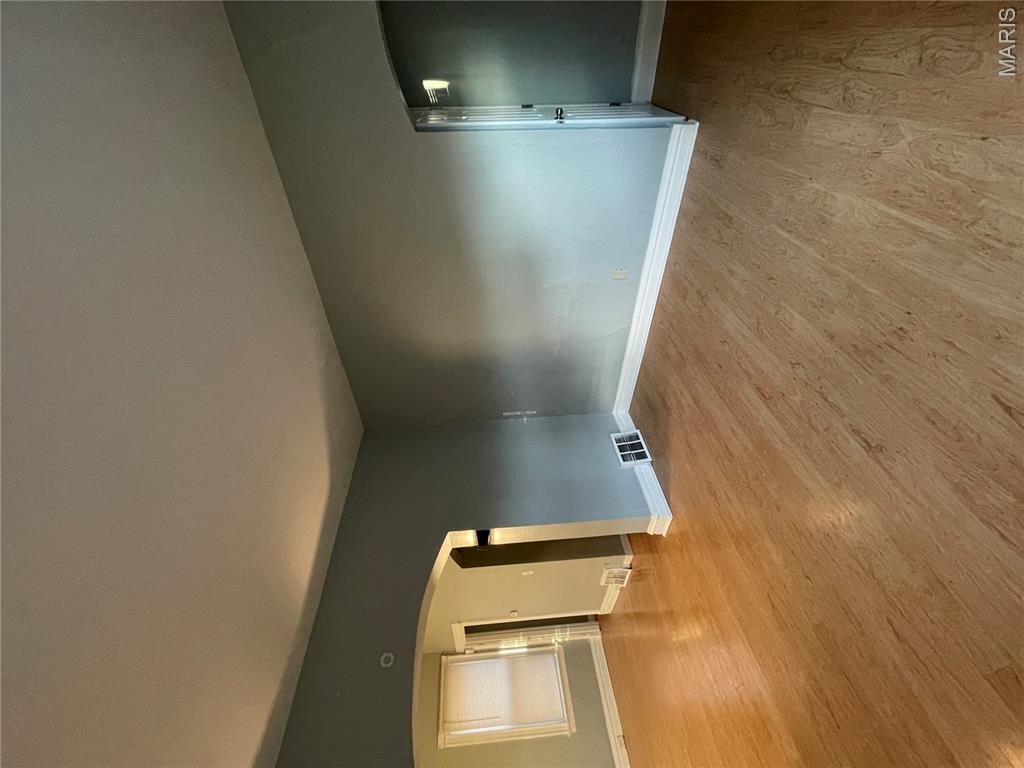 2708 Old Hanley Road St. Louis, MO 63114 - Photo 8 of 32