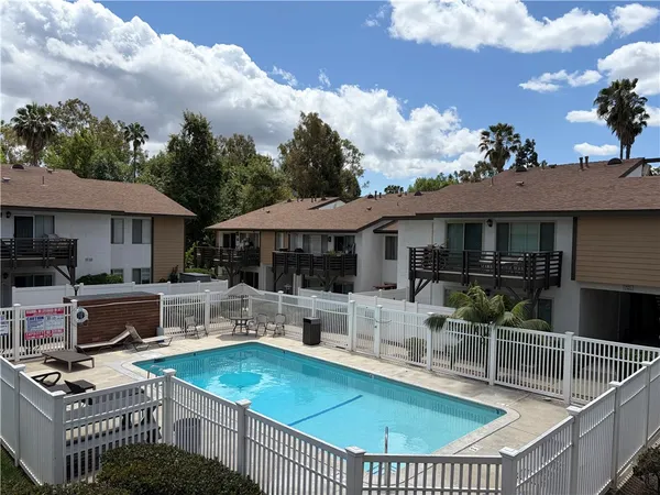 $1,995 | 1330 West Lambert Road, La Habra, CA 90631