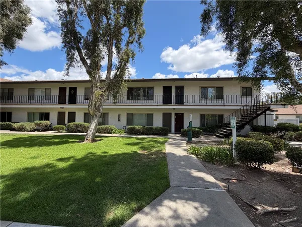 $1,995 | 1330 West Lambert Road, La Habra, CA 90631