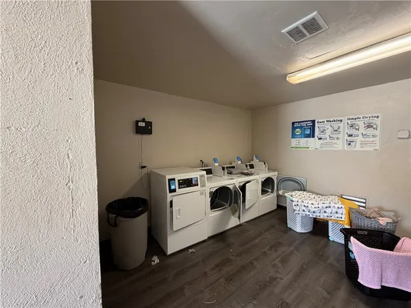 $1,995 | 1330 West Lambert Road, La Habra, CA 90631