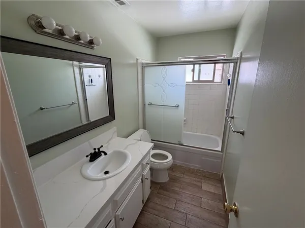 $1,995 | 1330 West Lambert Road, La Habra, CA 90631