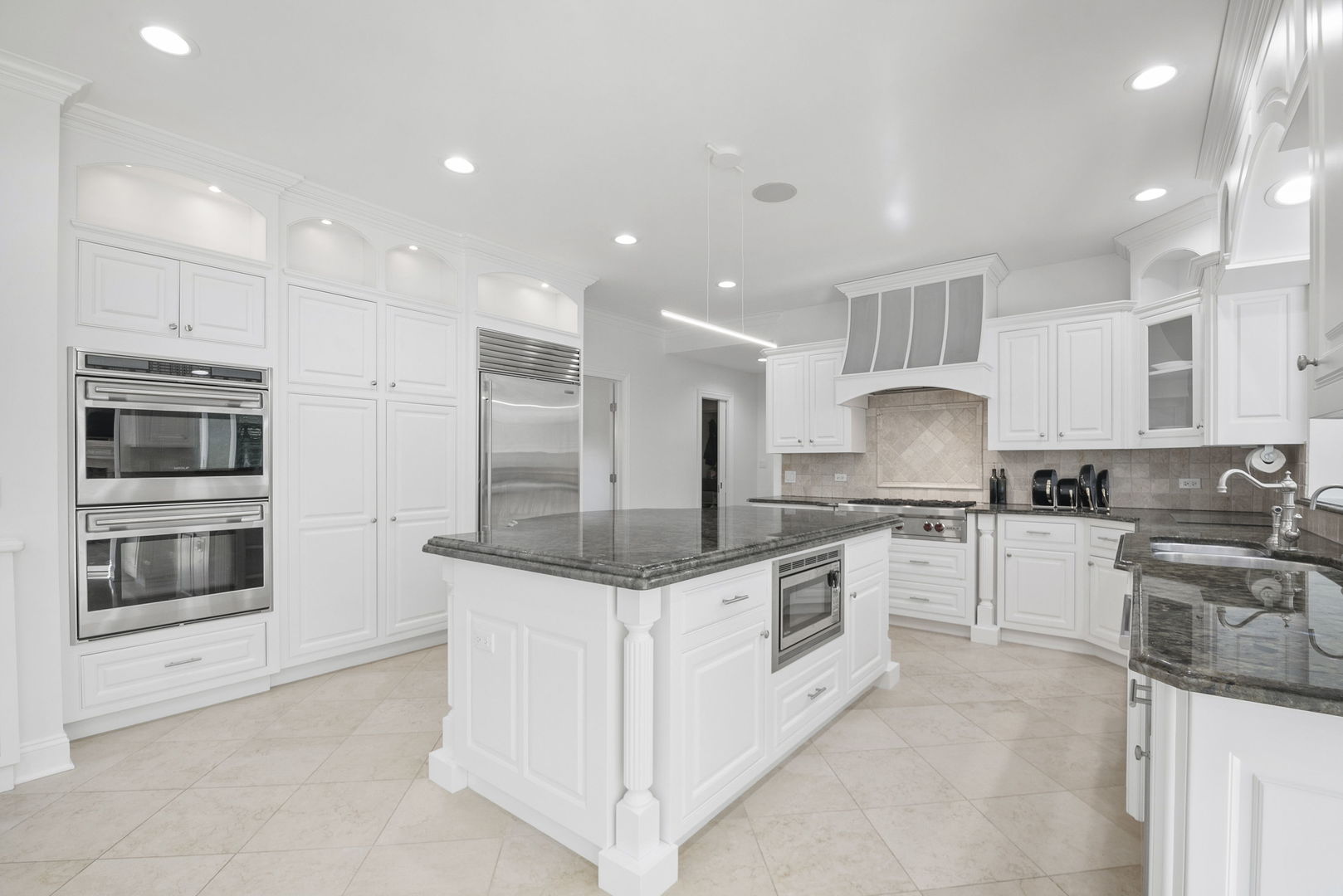 6447 Manor Drive Burr Ridge, IL 60527 - Photo 23 of 48 Gallery Image 23