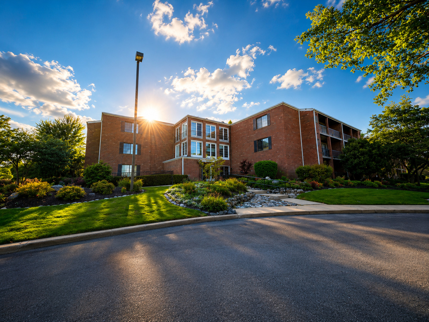 520 Biesterfield Road, Unit 209 Elk Grove Village, IL 60007 - Photo 2 of 31