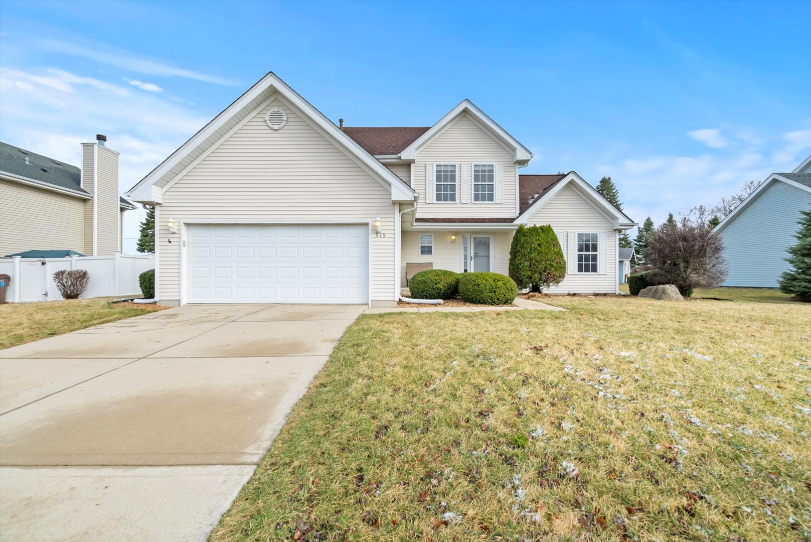 913 Barton Lane Peotone, IL 60468 - Photo 1 of 15 a front view of a house with a yard