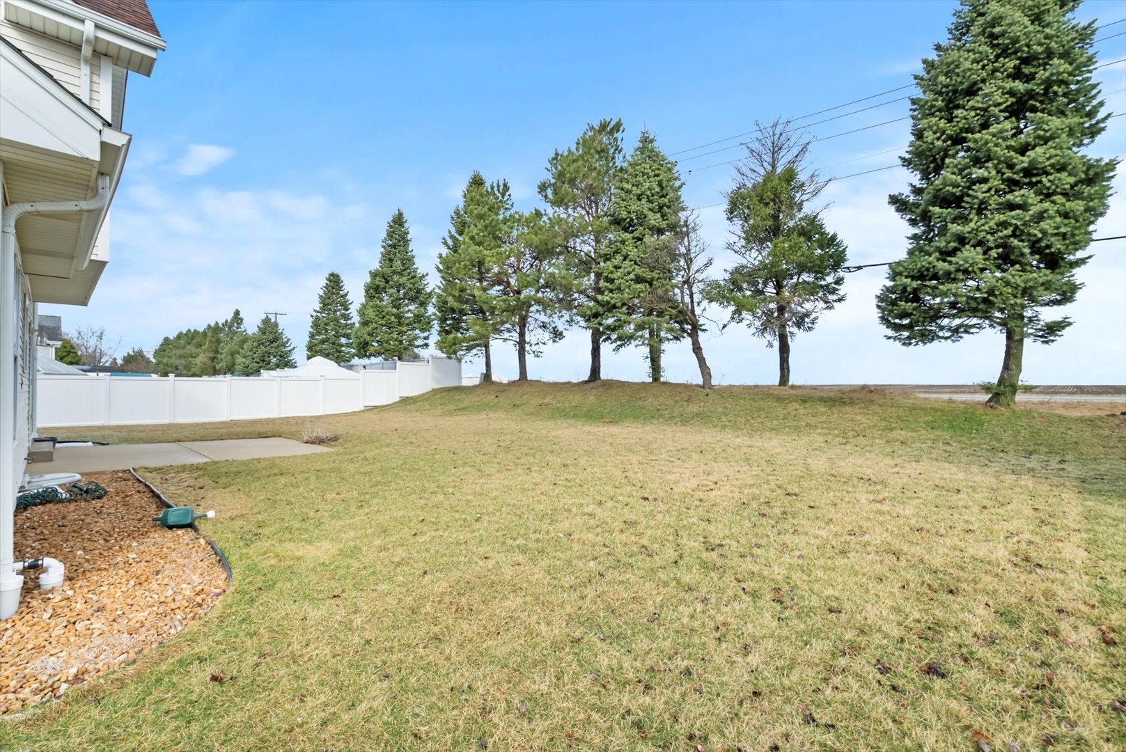 913 Barton Lane Peotone, IL 60468 - Photo 13 of 15 a view of an ocean