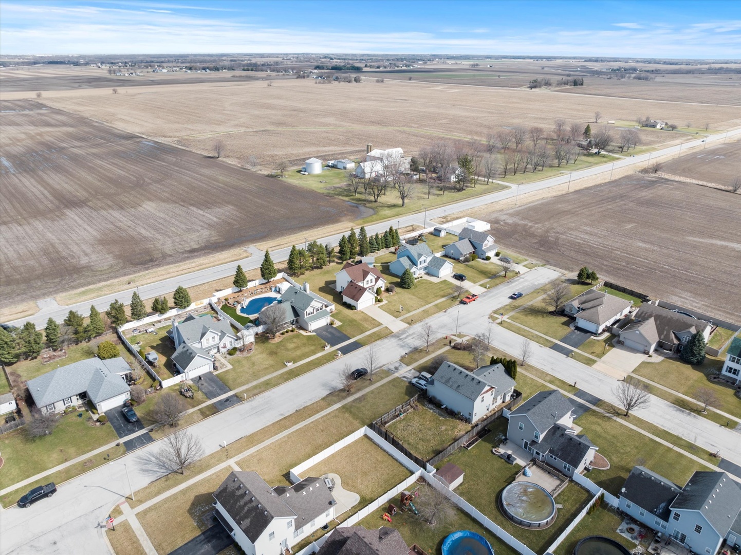 913 Barton Lane Peotone, IL 60468 - Photo 14 of 15 an aerial view of a city