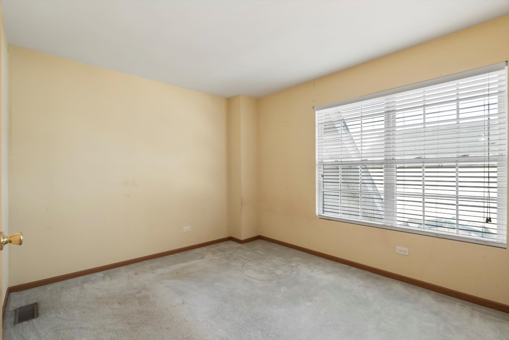 913 Barton Lane Peotone, IL 60468 - Photo 9 of 15 a view of an empty room with a window