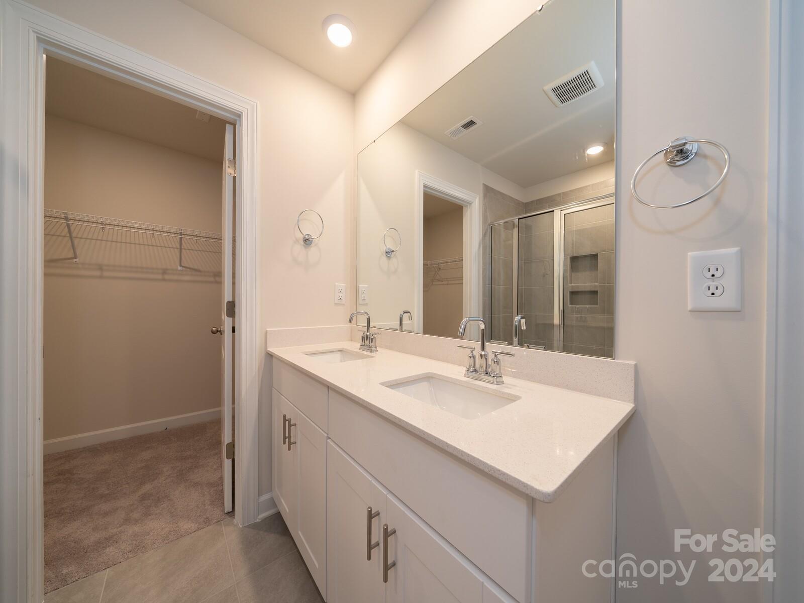 3016 Summit Oaks Road Charlotte, NC 28269 - Photo 16 of 21 Gallery Image 16