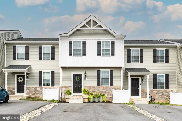 $305,000 | 225 Holstein Drive, Hanover, PA 17331