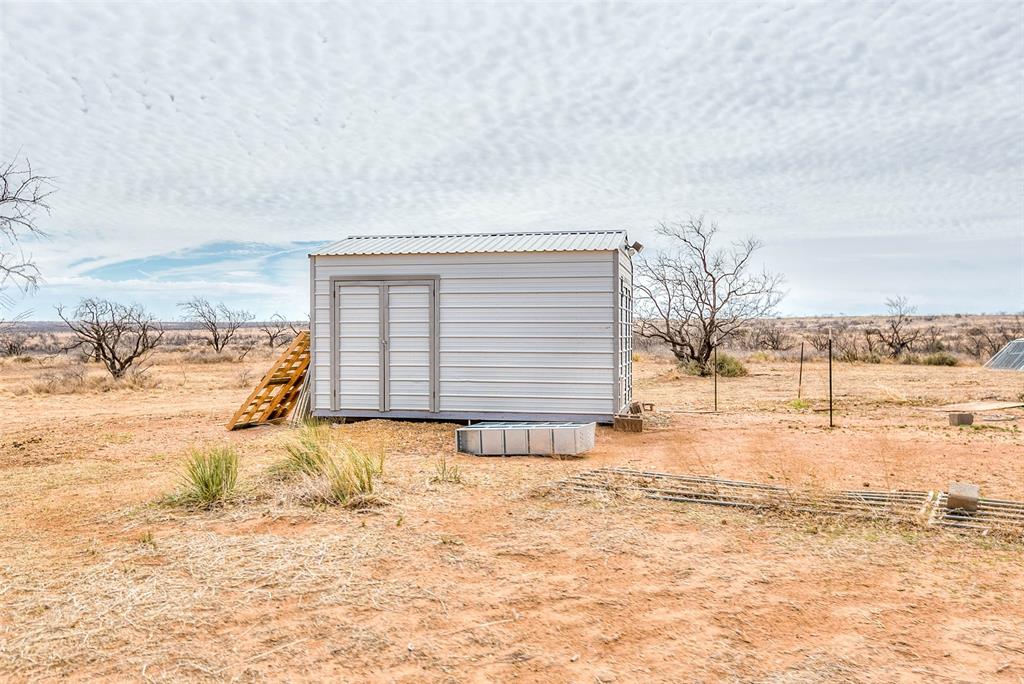 12487 County Road 4102 Hermleigh, TX 79526 - Photo 35 of 40 a view of backyard of the ocean