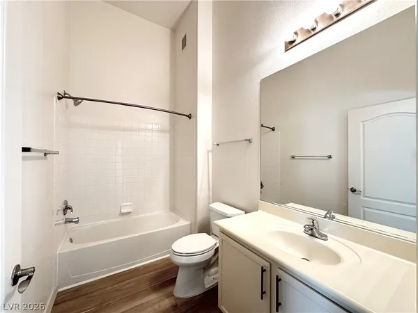 $1,590 | 2305 West Horizon Ridge Parkway, Unit 522, Henderson, NV 89052
