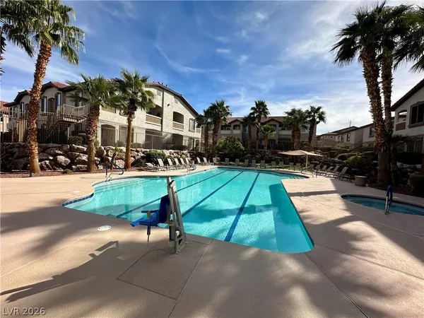 $1,590 | 2305 West Horizon Ridge Parkway, Unit 522, Henderson, NV 89052