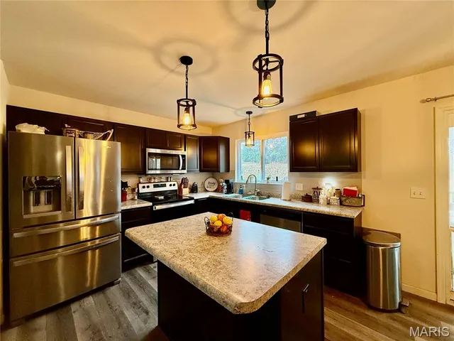 $394,500 | 1117 Austin Drive, Herculaneum, MO 63048