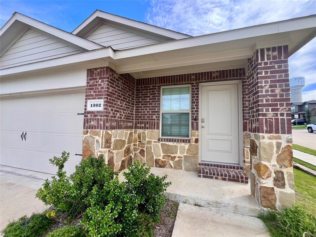1302 Draper Lane Forney, TX 75126 - Photo 4 of 17