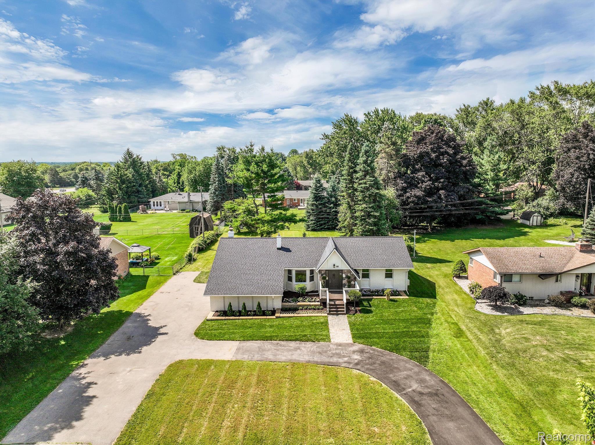 85 Boyken Road Rochester, MI 48307 - Photo 7 of 42 Gallery Image 7