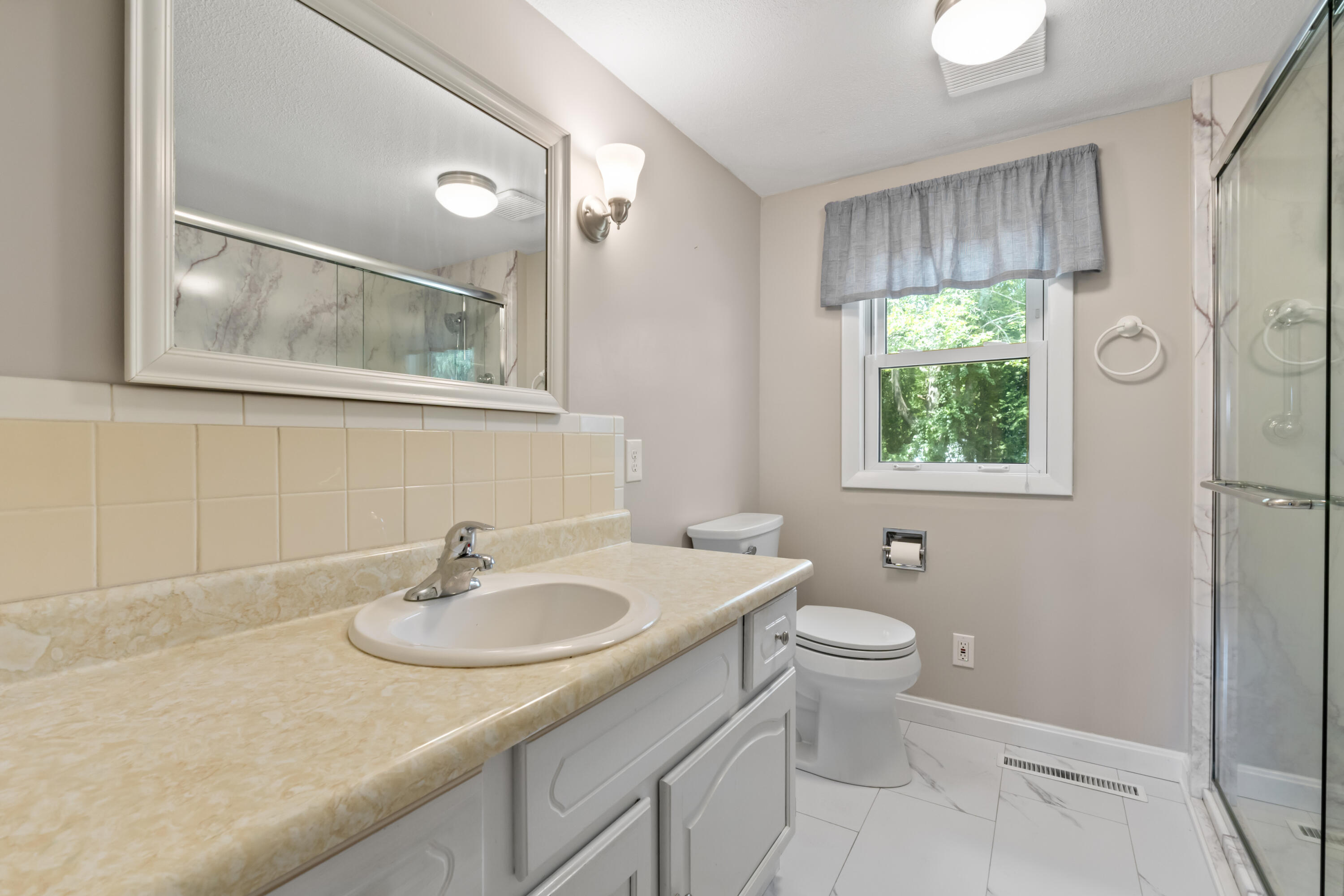 20 Tedford Road Topsham, ME 04086 - Photo 6 of 32 20 Tedford Rd_135