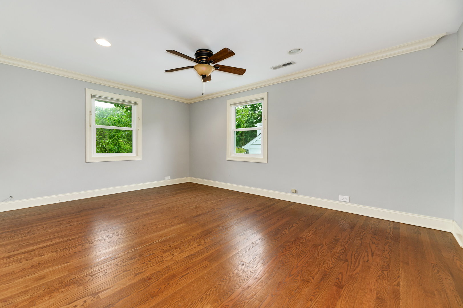 8626 East Prairie Road Skokie, IL 60076 - Photo 12 of 25 Gallery Image 12