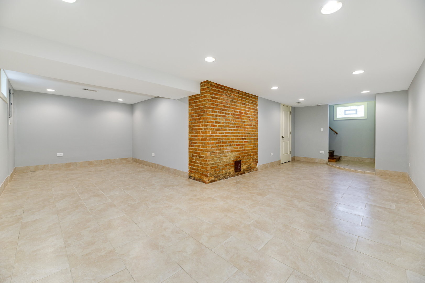 8626 East Prairie Road Skokie, IL 60076 - Photo 18 of 25 Gallery Image 18