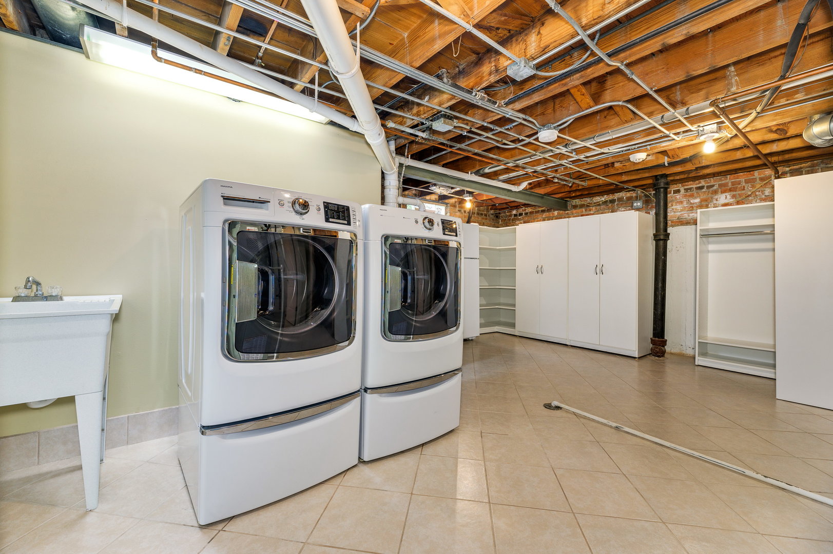 8626 East Prairie Road Skokie, IL 60076 - Photo 19 of 25 Gallery Image 19