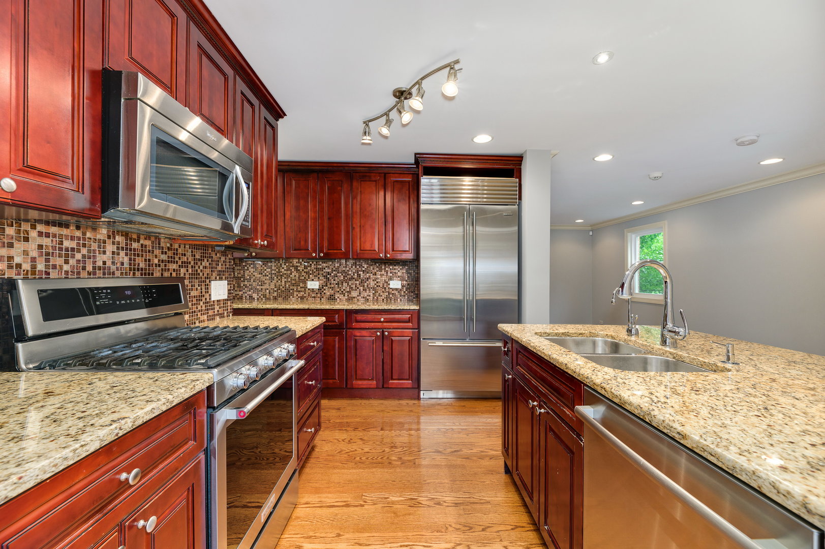 8626 East Prairie Road Skokie, IL 60076 - Photo 8 of 25 Gallery Image 8