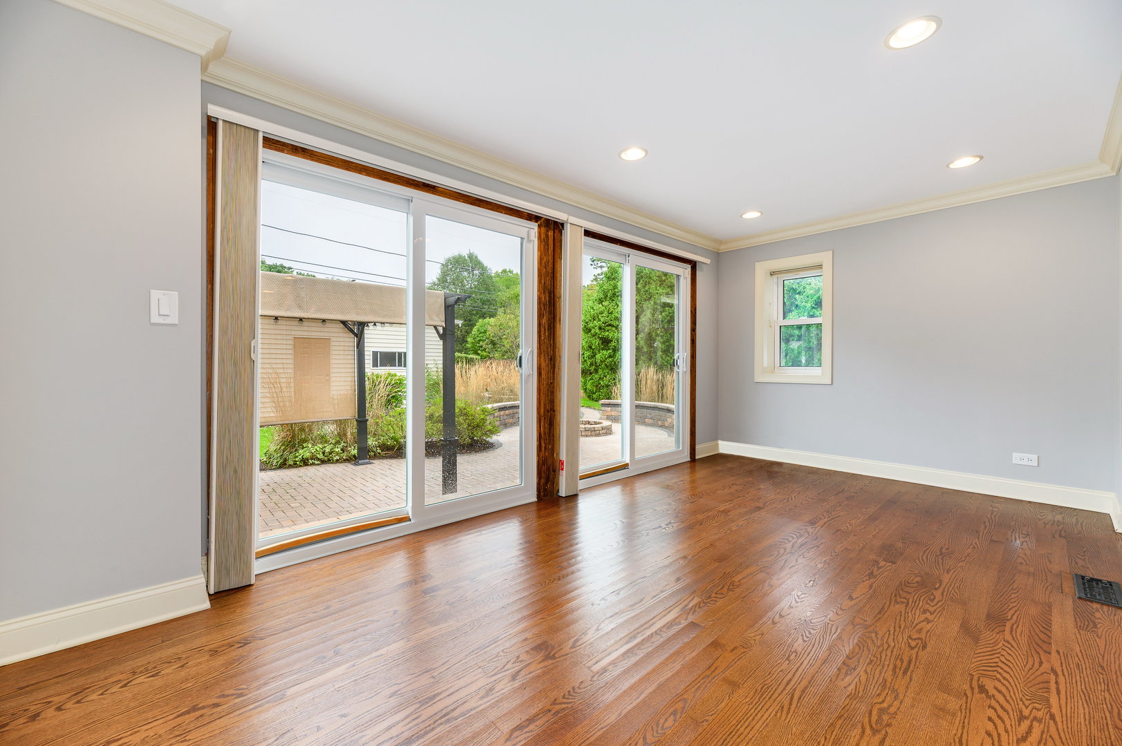 8626 East Prairie Road Skokie, IL 60076 - Photo 10 of 25 Gallery Image 10