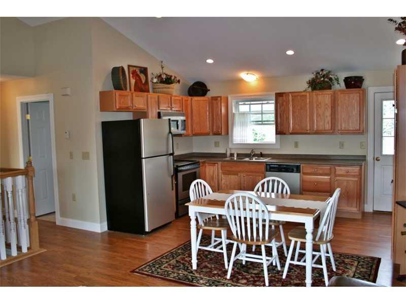 35 Streamside Lane, Unit 4 Bangor, ME 04401 - Photo 3 of 15 Kitchen.