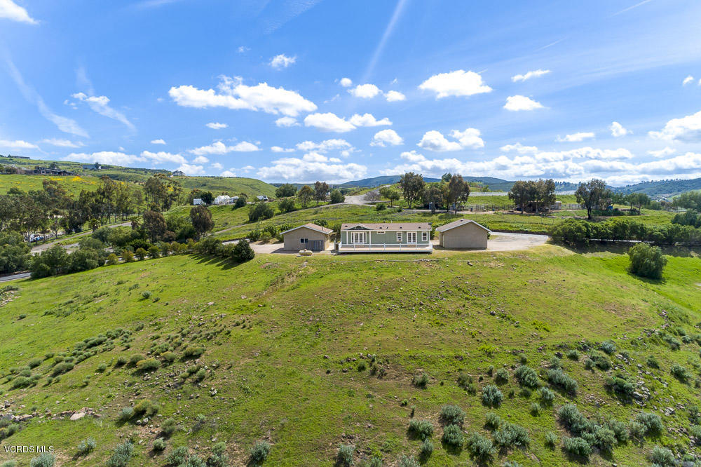 15535 LaPeyre Road Moorpark, CA 93021 - Photo 27 of 34 a view of an outdoor space and a yard
