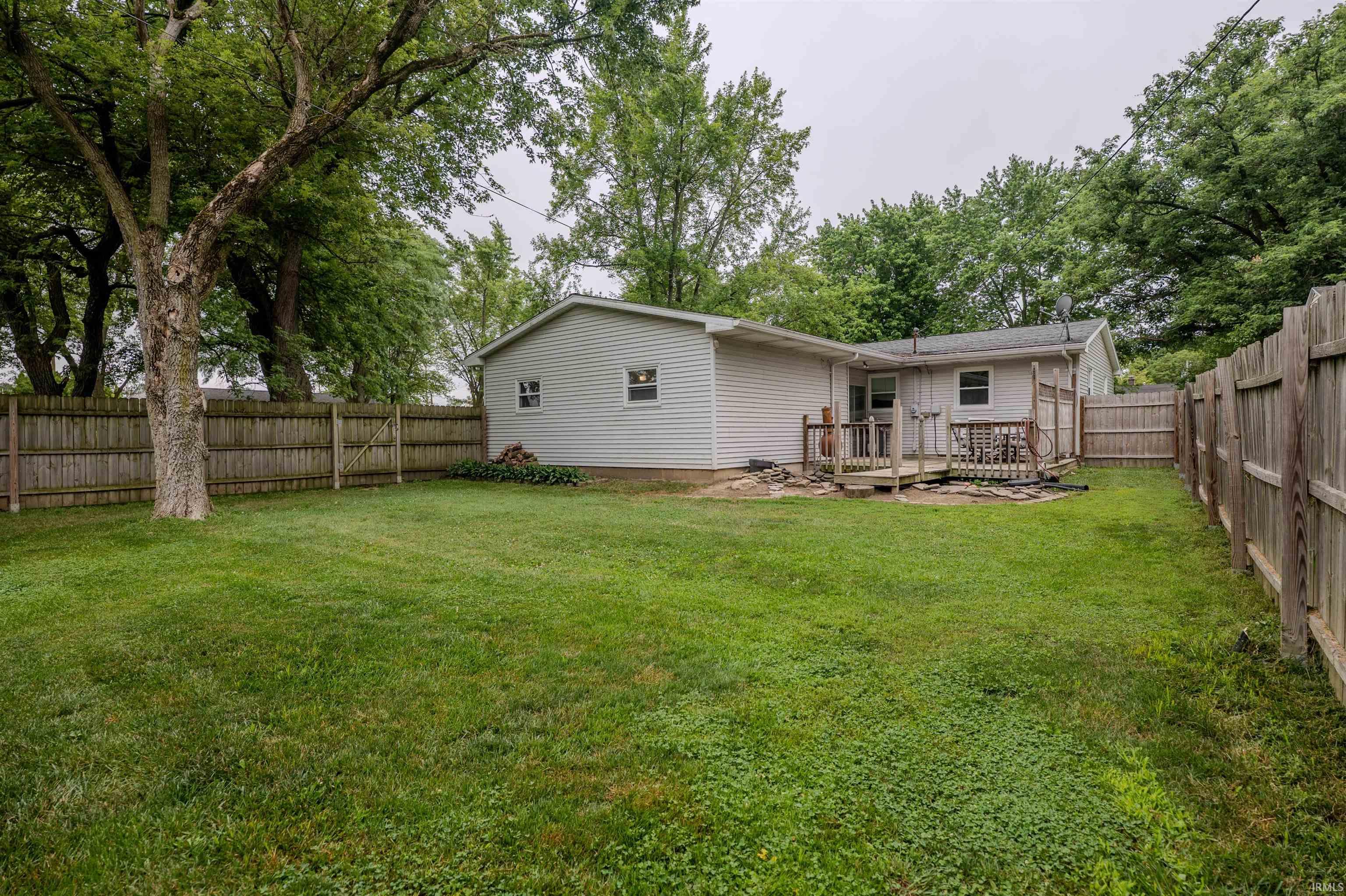 602 North Metts Street Ossian, IN 46777 - Photo 3 of 33