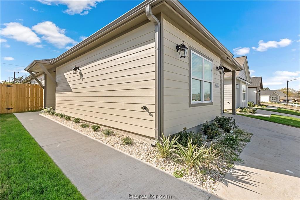 2521 Shady Rte Lane Bryan, TX 77803 - Photo 4 of 30