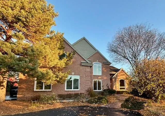 $999,500 | 19770 Foxkirk Court, Brookfield, WI 53045