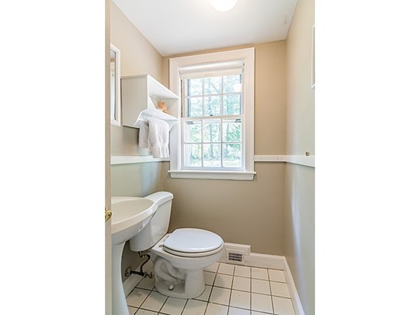 85 Mayo Road Wellesley, MA 02482 - Photo 7 of 19