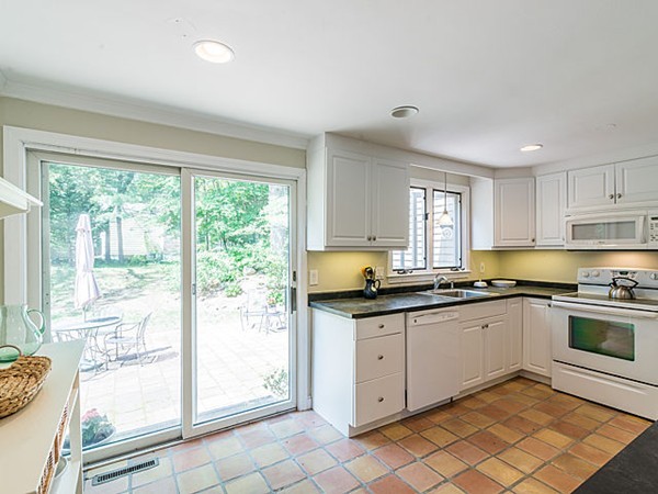 85 Mayo Road Wellesley, MA 02482 - Photo 8 of 19